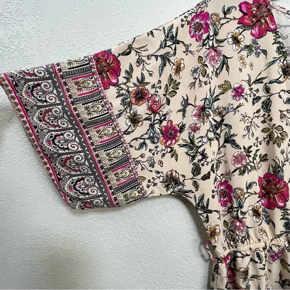 🌲3/$25 Floral Capri Length Jumpsuit - Picture 2 of 6